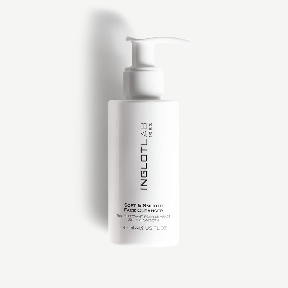 Inglot Soft & Smooth Facial Cleansing Gel - Removes Blemishes and Makeup Residues and Leaves Velvety Soft Moisturised Skin with Kombucha and Ginkgo Biloba Extracts 145ml