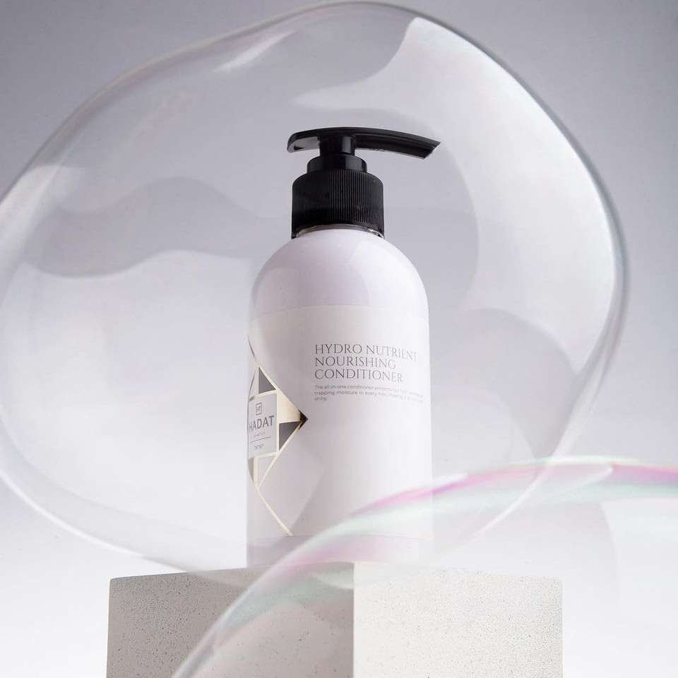 HADAT Cosmetics Hair Conditioner (250 ml) - Softening & Moisturising Treatment for Dry, Damaged Hair, Deep Moisturising, Shine & Detangling for Women