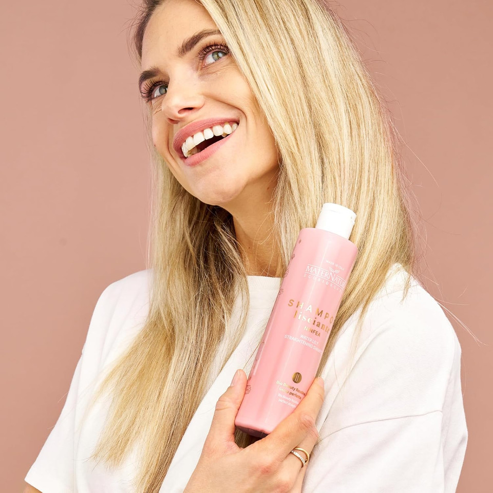 Maternatura, Smoothing Shampoo for Straight Hair with Water Lily, Anti-Frizz Effect and Long-Lasting Straight Hair, Organic Beauty Routine for Perfect Smoothness, Made in Italy - 250 ml