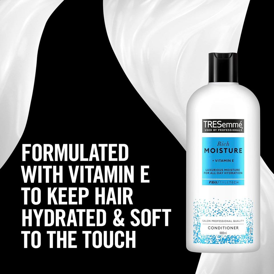 TRESemmé Rich Moisture luxurious moisture for all-day hydration 3xShampoo for dry hair 680 ml & Rich Moisture luxurious moisture for all-day hydration 2xConditioner for dry hair 680 ml 5 piece