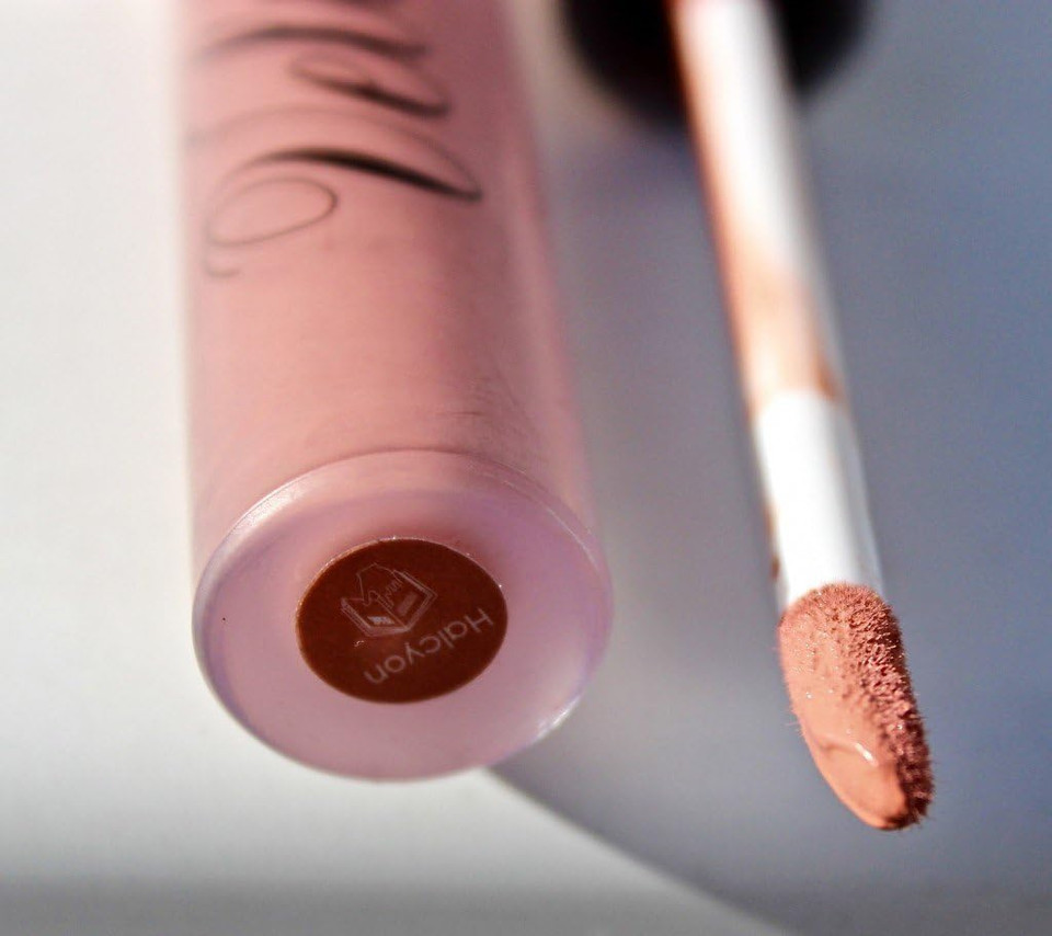 MUA Professional Make-Up -MUA Luxe Velvet Lip Lacquer - Halcyon Pink Nude-NEW