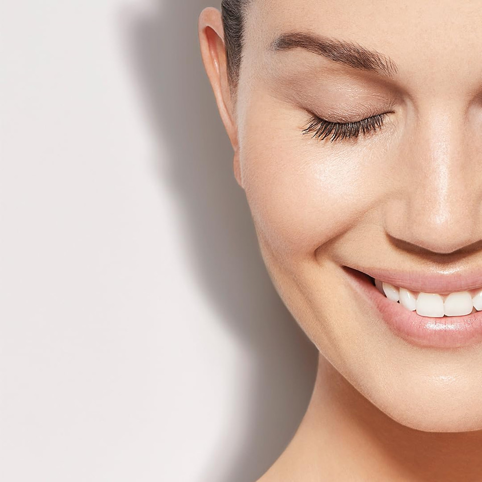 Ella Baché Tomate Glow Micro Peeling Power Serum 30 ml - Smoothing Serum for Pale Skin with Antioxidants, AHA Trio & Vitamin C - Skin Renewal Treatment Against Imperfections