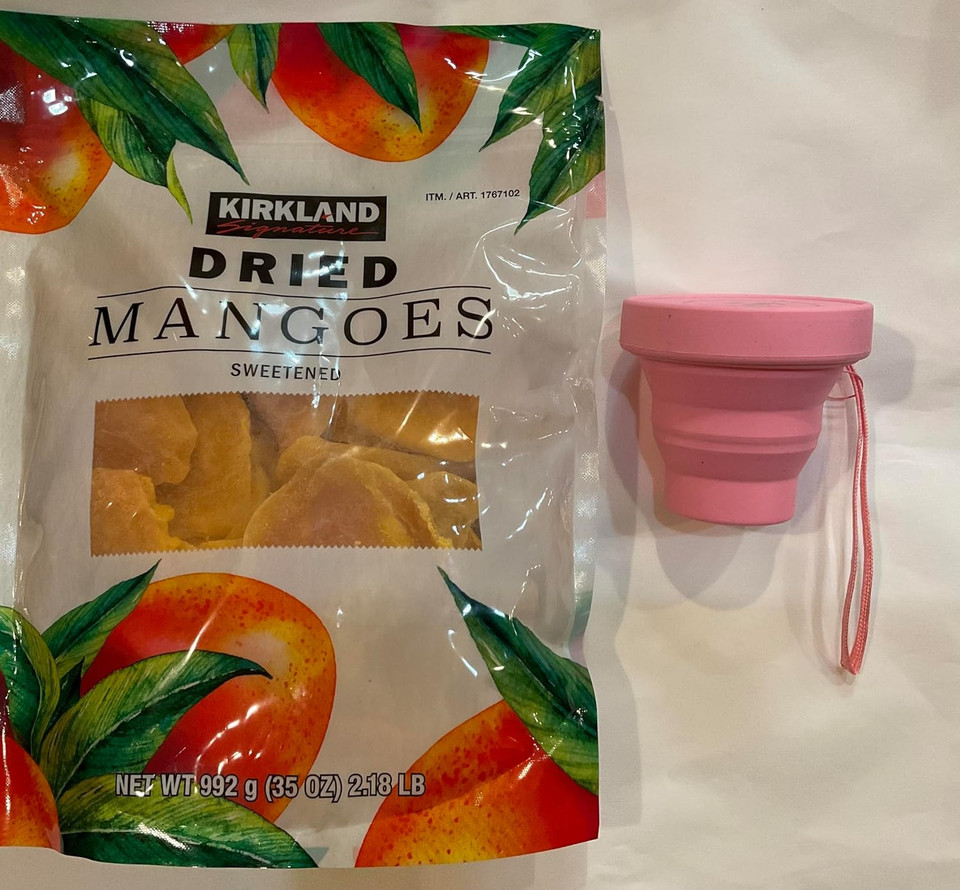 Kirkland signature dried mangoes sweetened net wt 2.18 lb and foldable cup bundles