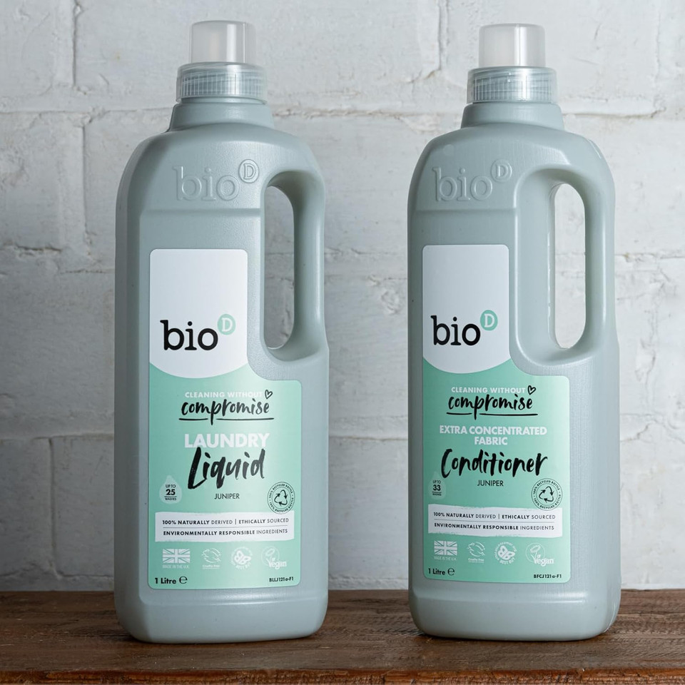 Bio D Extra Concentrated Liquid Fabric Conditioner Juniper 1L | 33 Washes | Allergy Free | Vegan | Cruelty Free
