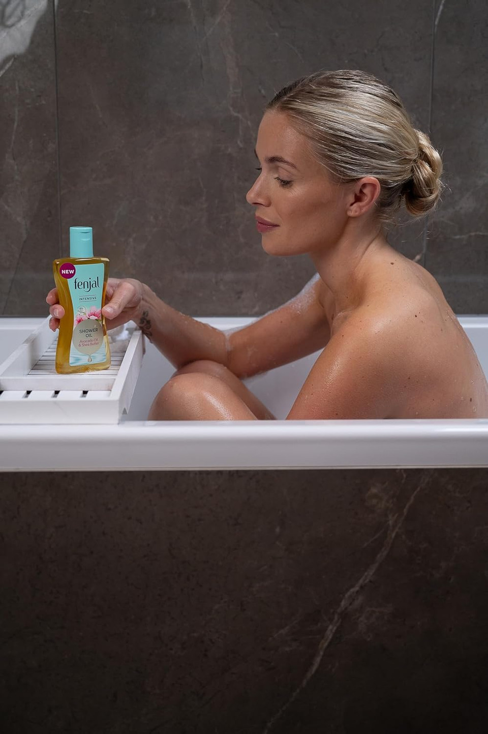 Fenjal Intensive Shower Oil, Lightly Foaming Milk, Smooth & Hydrating, Bergamot & Vanilla, 225 ml