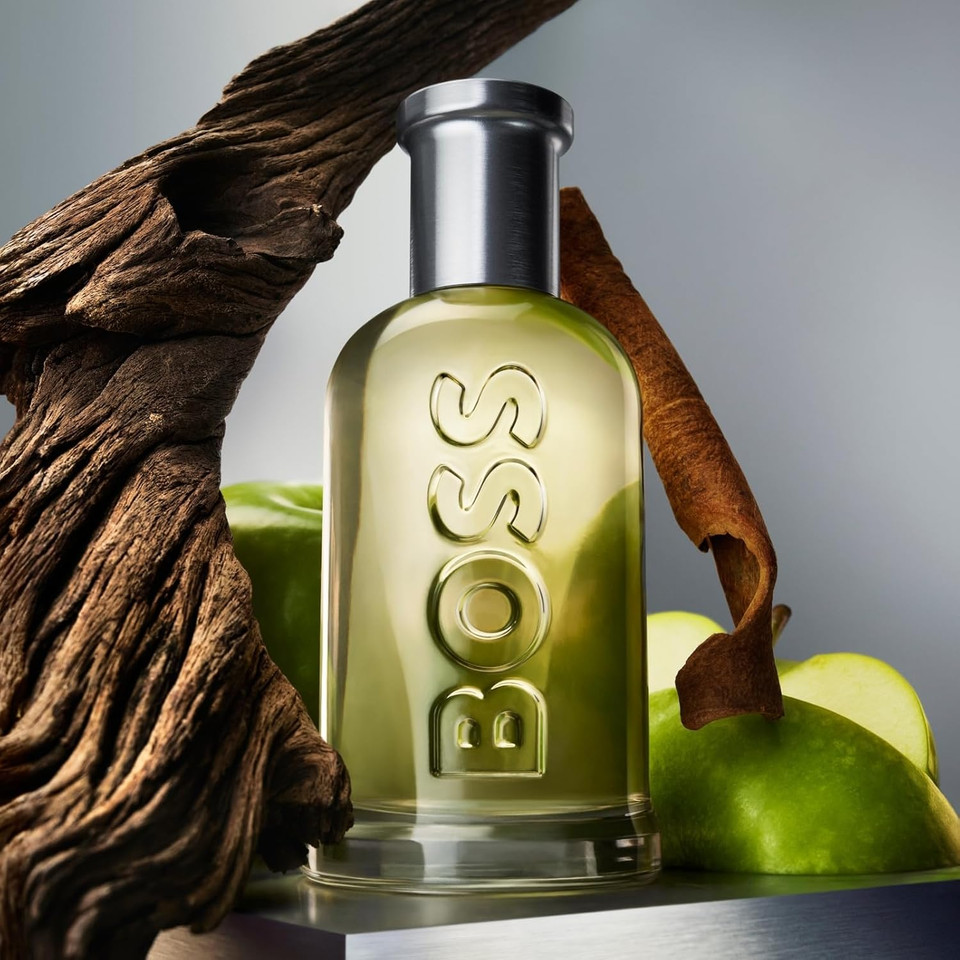 BOSS Bottled - Eau de Toilette for Him - Woody & Fruity Fragrance with Notes of Apple, Cinnamon and Wood - Medium Longevity - 50ml
