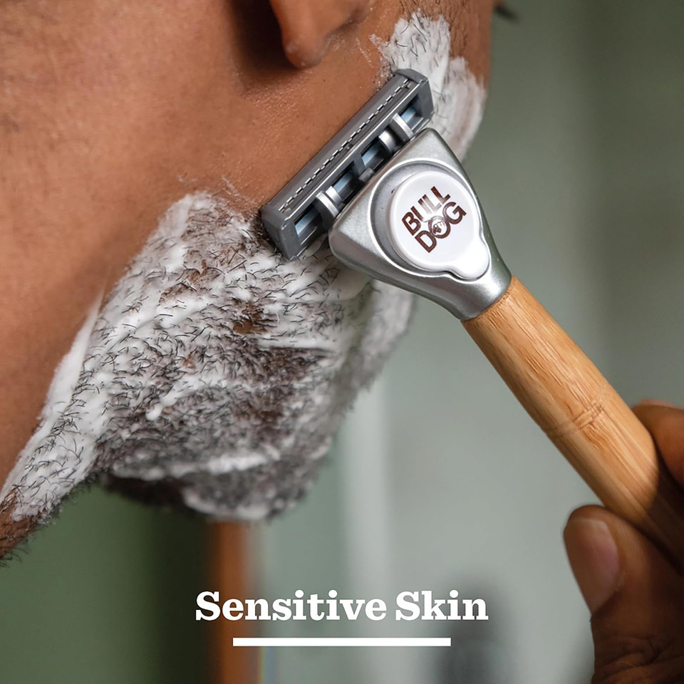 BULLDOG SKINCARE - Sensitive Foaming Shave Gel | Smooth and conditioning | 200 ml