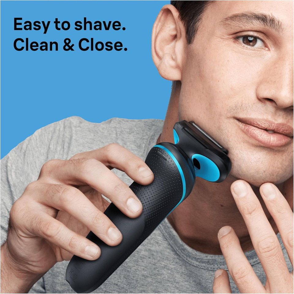Braun Series 5 Electric Shaver, Up to 50 min, 4in1 SmartCare Center, +1 Attachment, Cordless, Wet & Dry Razor for Men, 100% Waterproof, 52-N7200CC, Black