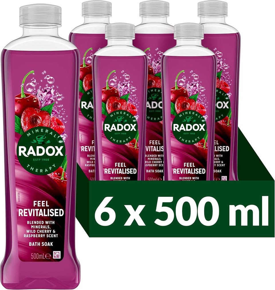 Radox Mineral Therapy Feel Revitalised Bath Soak uniquely blended with minerals, herbs and a wild cherry & raspberry scent for a soothing bubble bath 500 ml