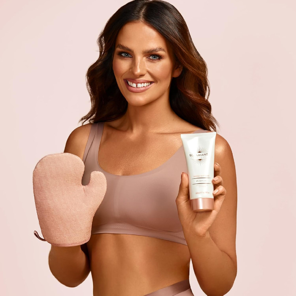 Bellamianta Luxury Deep Exfoliating Mitt - Body Scrub Exfoliator Glove for Cleansing, Dead Skin Removal, Revitalising Skin and Fake Tan Preparation - Ultimate Home Self-Tanning Mitt