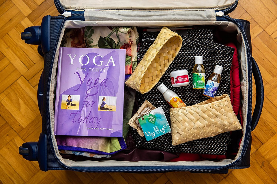 Holy Lama Naturals Ayurvedic Travel Toiletries Gift Set Vegan Beauty Products, Shower Gel, Shampoo, Condioner, Body Lotion