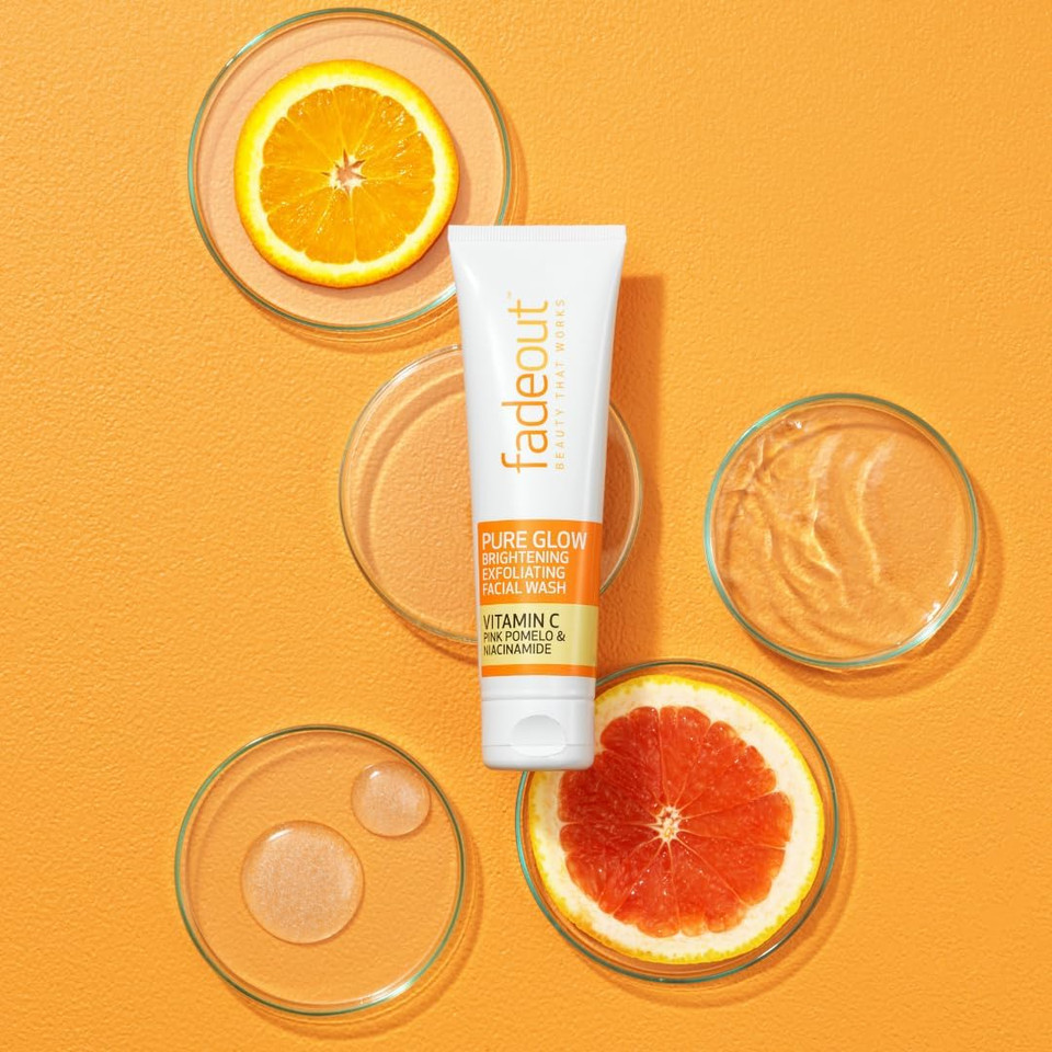 Fade Out Pure Glow Brightening Exfoliating Facial Wash with Vitamin C, Pink Pomelo and Niacinamide - 100ml Fade Out Pure Glow Brightening Exfoliating Facial Wash with Vitamin C, Pink Pomelo and Niacinamide - 100ml