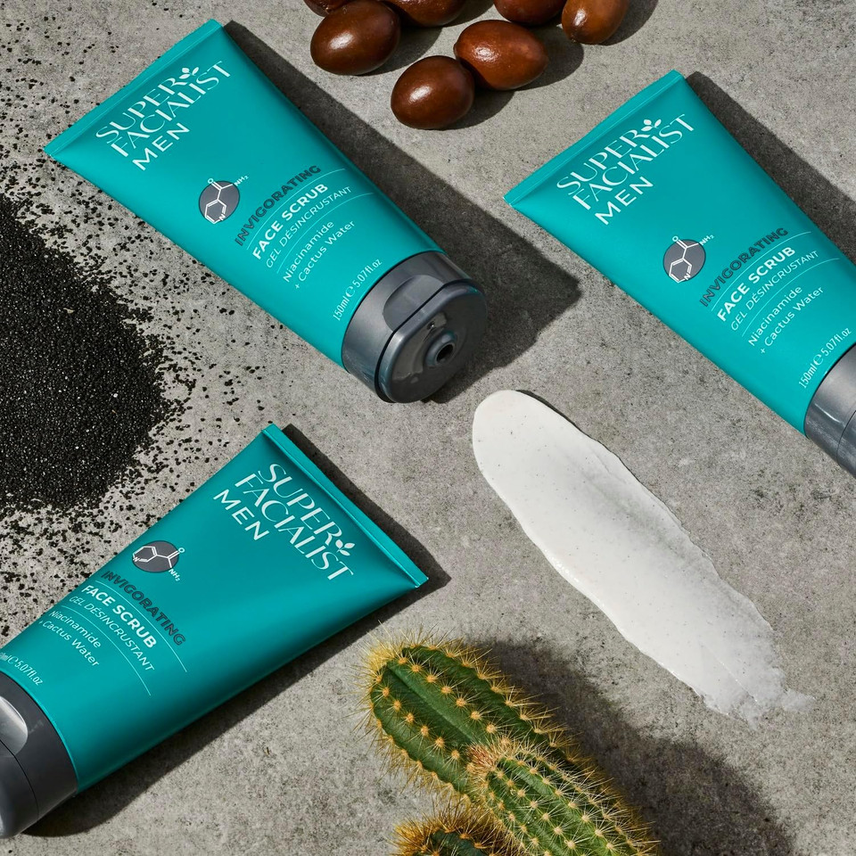 Super Facialist Moisturiser for Men with Hyaluronic Acid - Anti Ageing Face Cream with Hyaluronic Acid & Niacinamide (Vitamin A) to Reduce Fine Lines & Wrinkles, Vegan Friendly, 75 ml