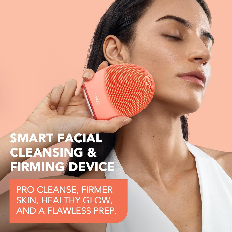 FOREO LUNA 4 Facial Cleansing Brush - Firming Face Massager - Anti Aging Face Brush - Enhances Absorption of Skin Care Products - Simple Face Care - Balanced skin