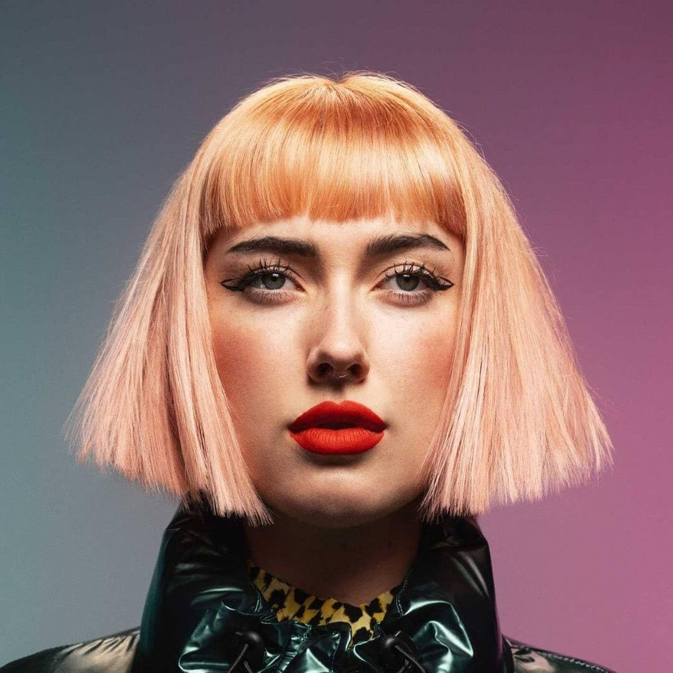 Bed Head by TIGI - Masterpiece Shiny Hairspray - Strong Hold - High Shine Finish - Travel Size Hair Styling - 80 ml