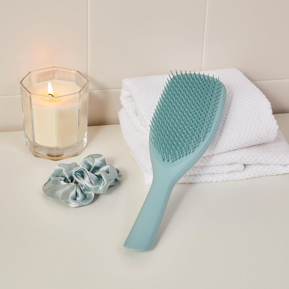 Tangle Teezer | The Large The Ultimate Detangler Hairbrush | Perfect for Long, Thick, Curly & Textured Hair | Two-Tiered Teeth for Gentle Detangling | Reduces Breakage | Ergonomic Handle | Cappucino Tangle Teezer | The Large The Ultimate Detangler Hairbrush | Perfect for Long, Thick, Curly & Textured Hair | Two-Tiered Teeth for Gentle Detangling | Reduces Breakage | Ergonomic Handle | Cappucino