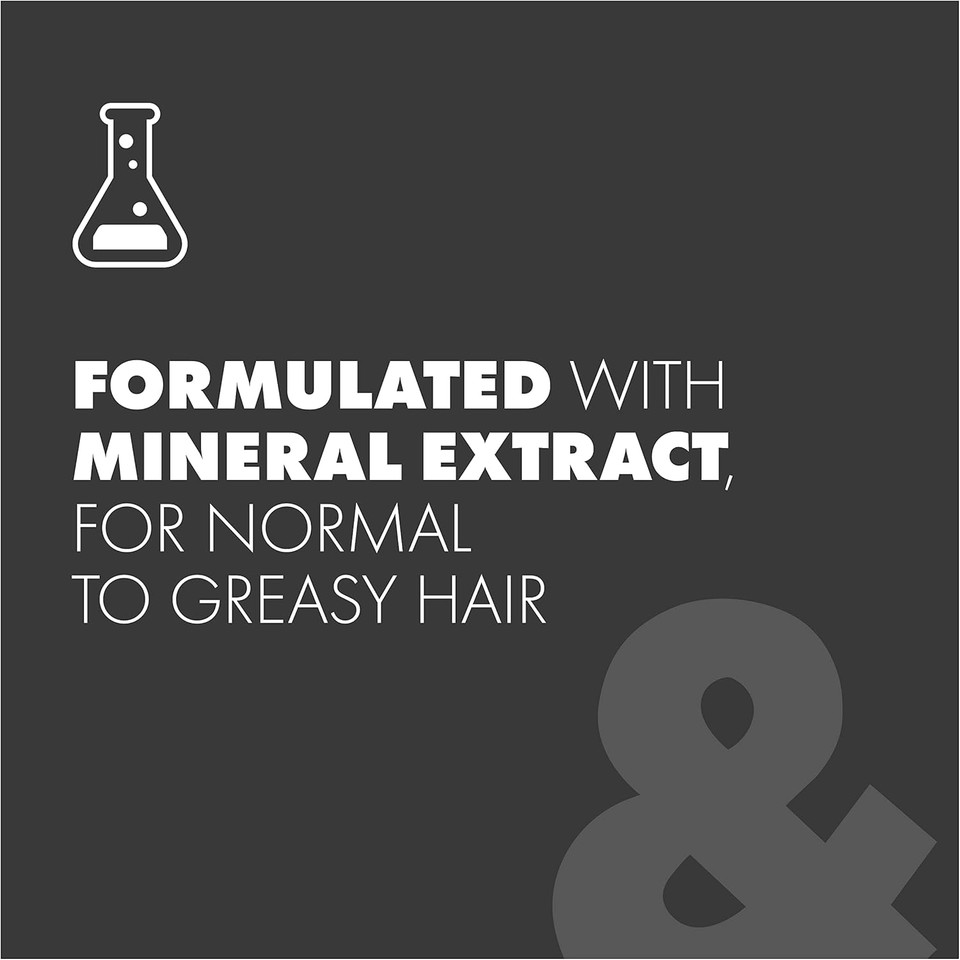 Toni & Guy Men Anti Dandruff 2 in 1 Shampoo, Cleanses Greasy Hair and Soothes Itchy Scalp, 250ml