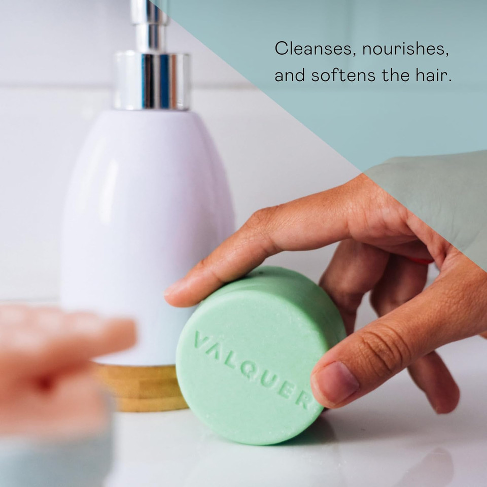 Valquer 2-in-1 Onion Solid Shampoo and Conditioner. Cleanses, Nourishes, Softens, and Stimulates Hair Growth with Onion Extract. Suitable for all hair types. Natural ingredients and vegan. 70 g