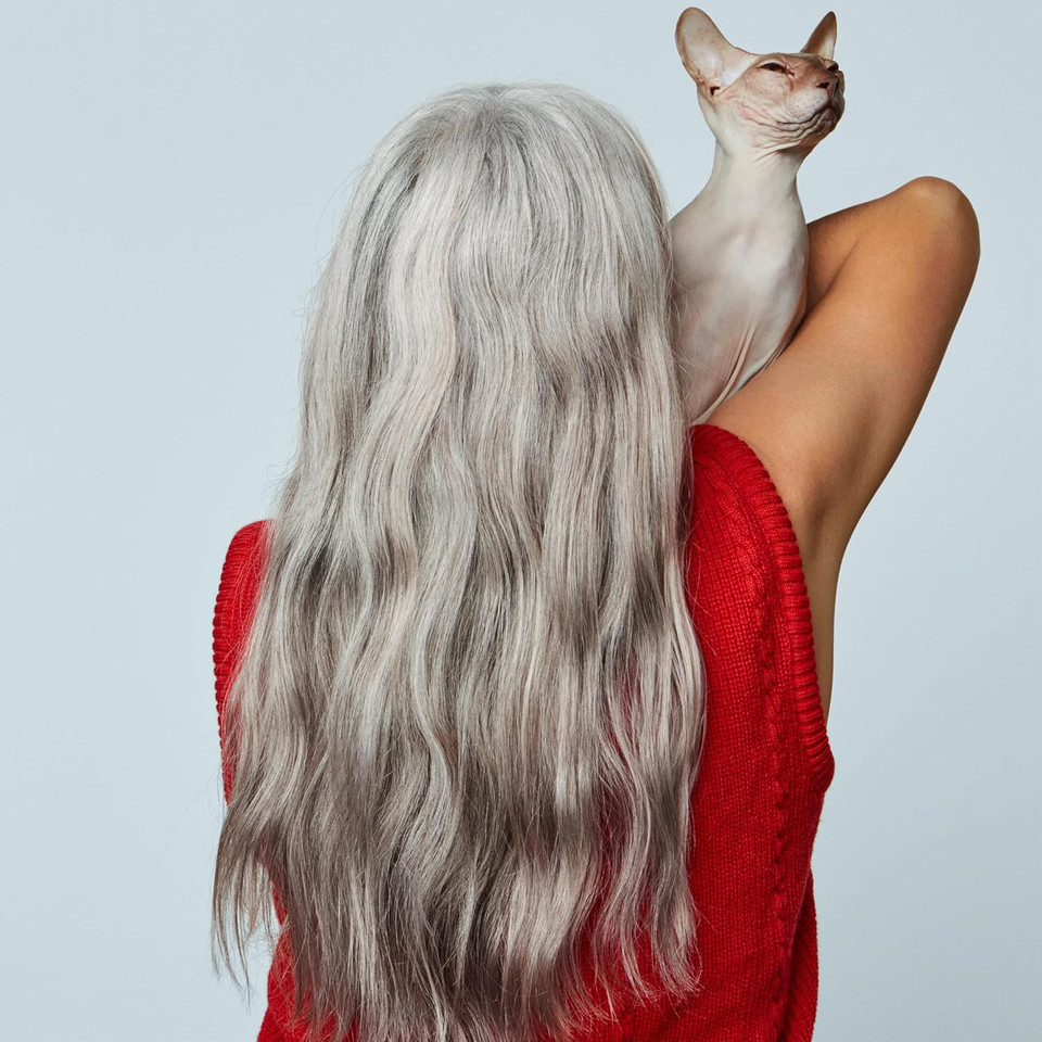 Bleach London Fade to Grey Conditioner - Vegan & PETA-Approved Grey Toning Formula, for Bleached Hair, Colour Depositing, Enhances Chic Grey Look, neutralises Unwanted Warmth - Paraben Free - (250 ml)