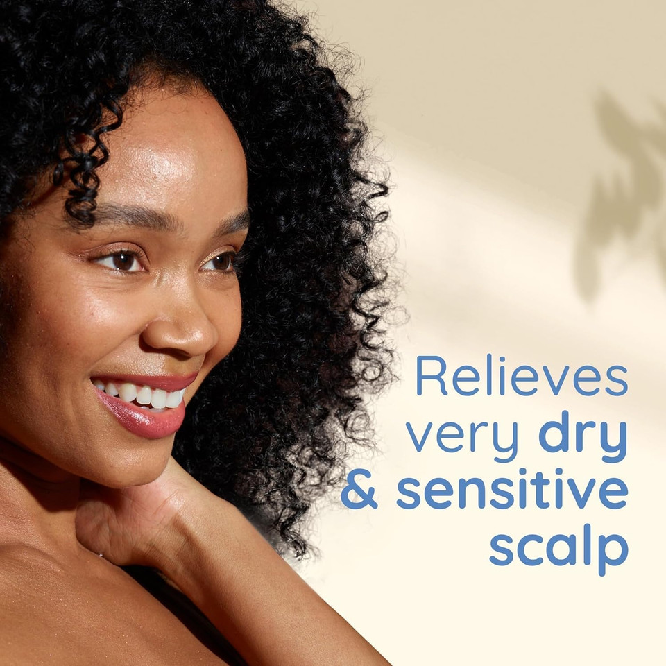 Aveeno Skin Relief Soothing Shampoo, With Soothing Oat, Suitable For very dry sensitive Scalp, Suitable for Thin & Fragile Hair, Soap Free, High Tolerance Formula, 300ml