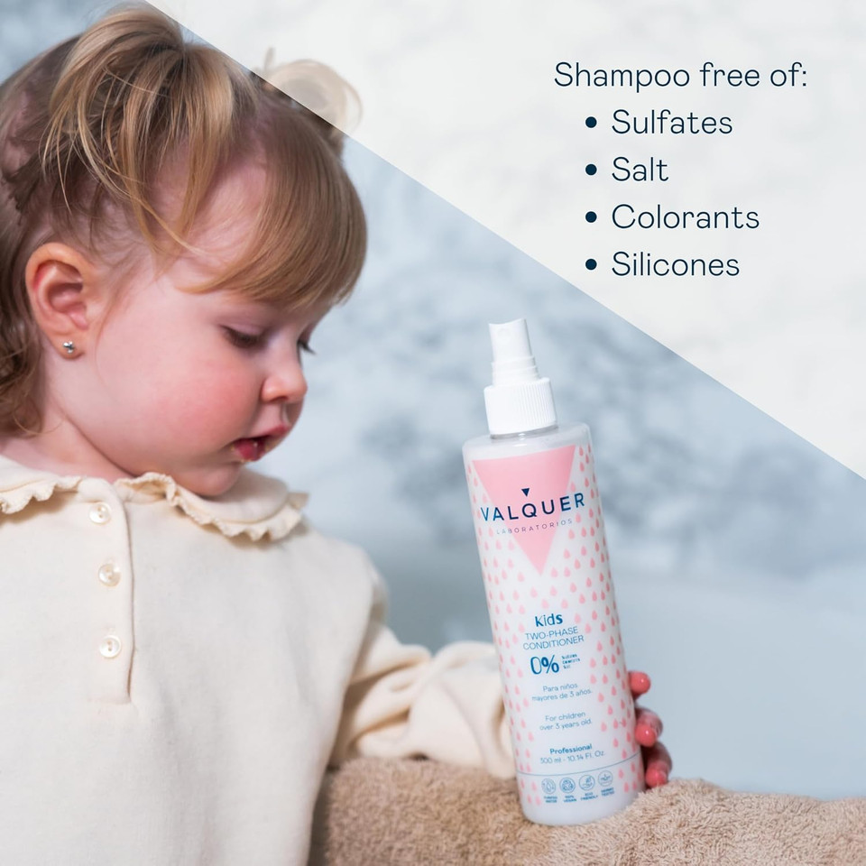 Valquer Formula Zero% Biphasic Leave-In Conditioner Spray for Kids. Conditions hair, providing softness, natural shine, and easy detangling. Ages 3+. 300 ml
