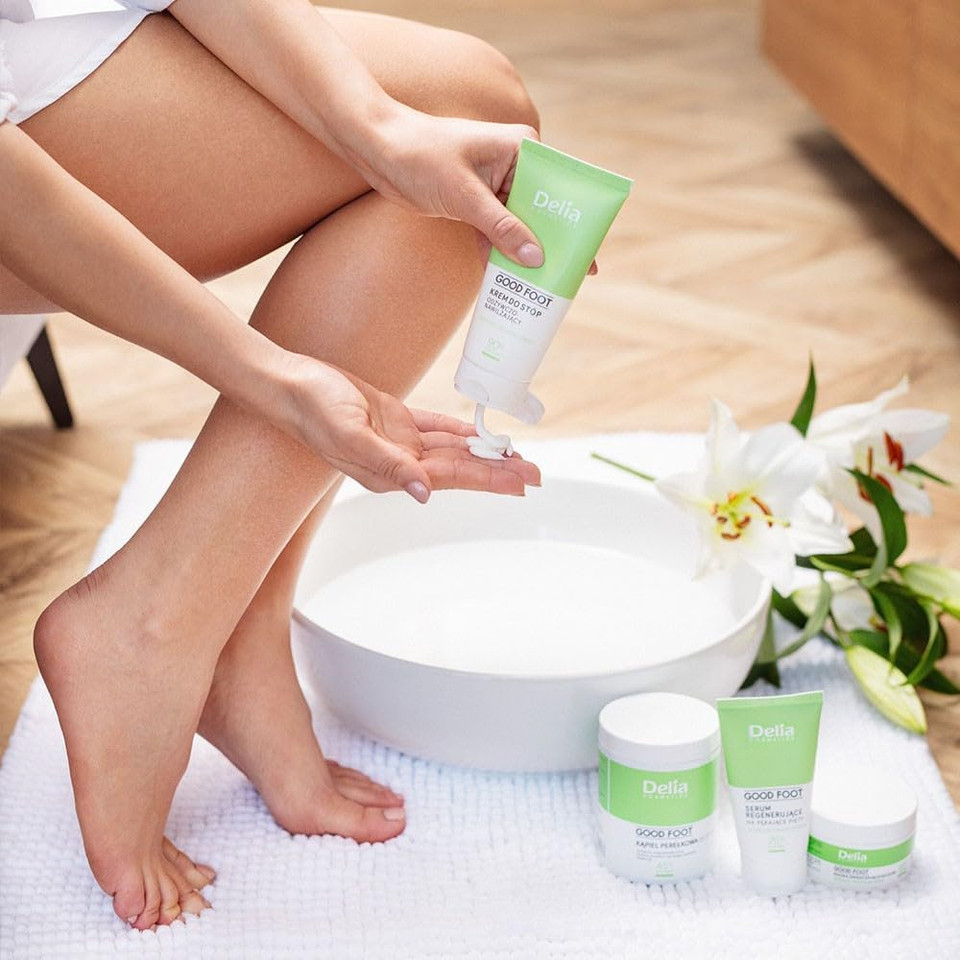 Delia Cosmetics - Good Foot - Softening Foot Mask - Moisturizes, Smoothes and Tones - Protects Against Dryness Forget About Dry and Rough Skin  Vegan Formula - 90ml