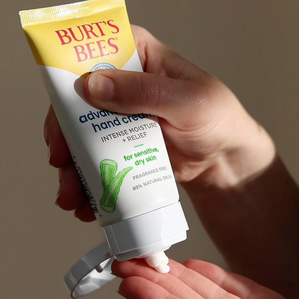 Burts Bees Advanced Care Hand Cream for very dry, chapped skin, intense moisture and relief, with Beeswax & Shea Butter 70ml