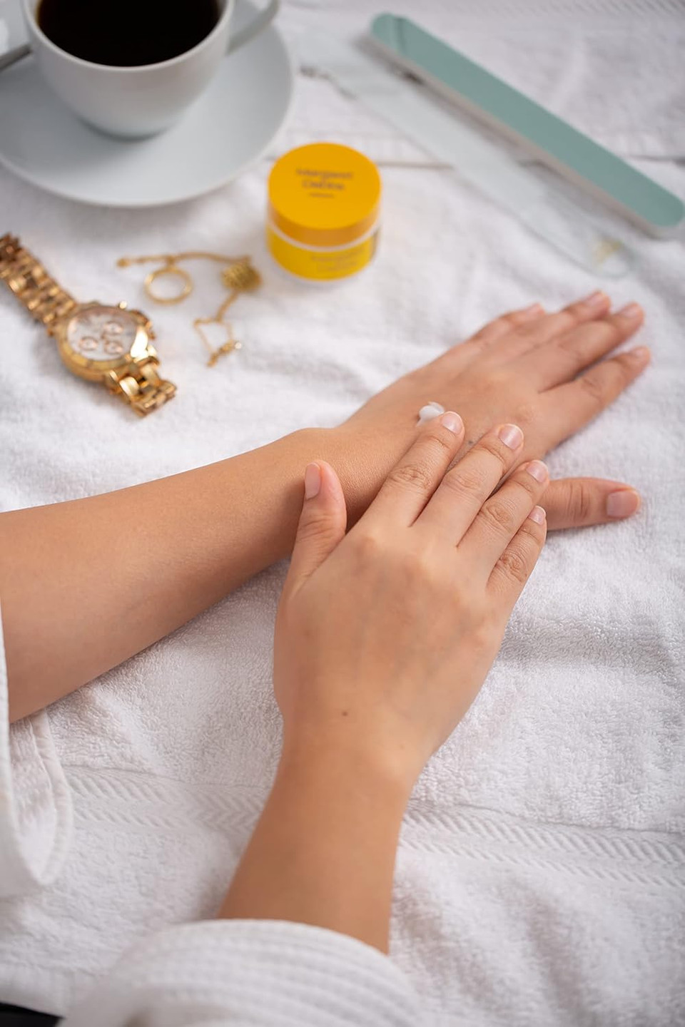 Margaret Dabbs Intensive Anti-Ageing Hand Serum Reduces The Appearance of Age Spots, Fine Lines and Wrinkles 150ml