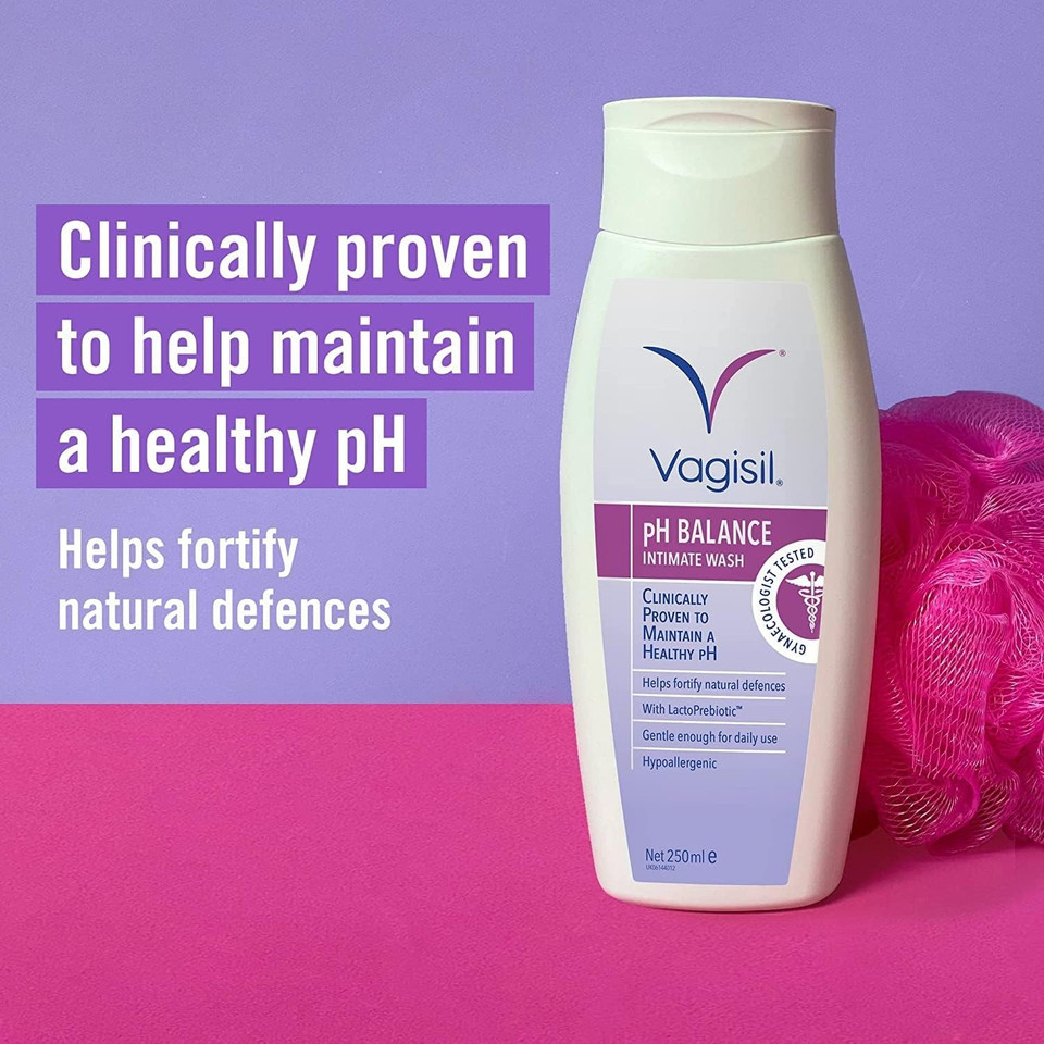 VAGISIL pH Balance Intimate Wash for Daily External Feminine Hygiene with LactoPrebiotic, 250 ml & UltraFresh Intimate Powder for Daily Feminine Hygienee, 100 g