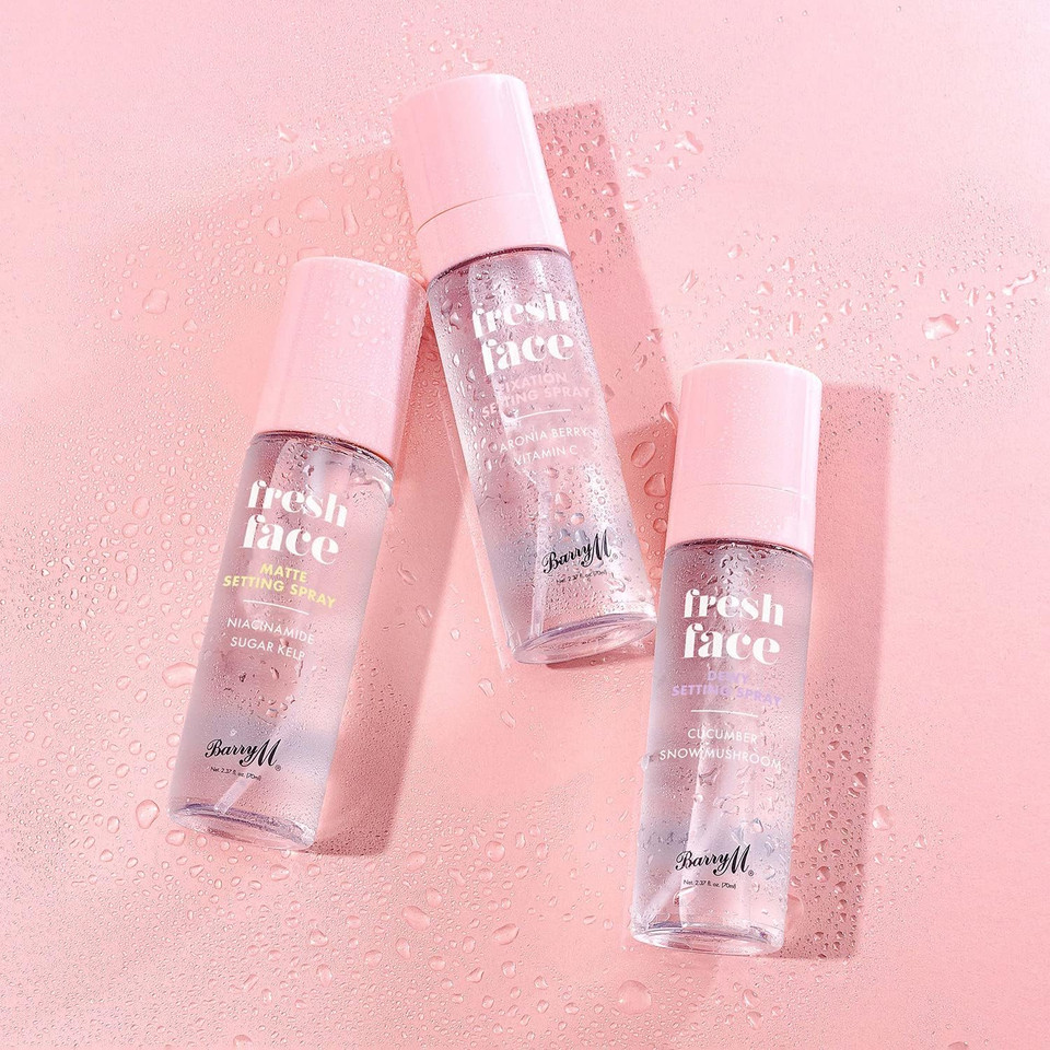 Barry M Fresh Face Dewy Finish Setting Spray, Long-lasting, Formulated with Hydrating Cucumber Extract and Moisturising Snow Mushroom, Clear