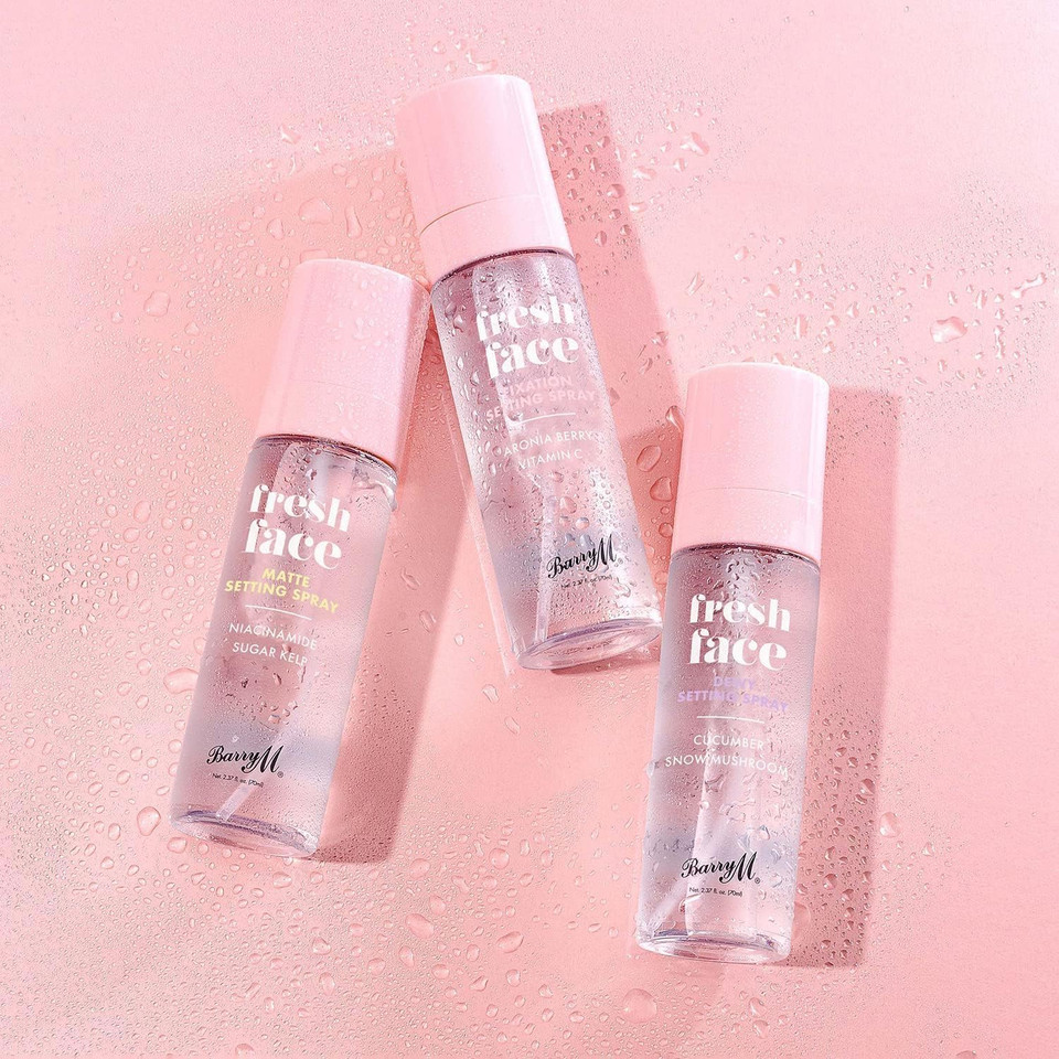 Barry M Fresh Face Matte Finish Setting Spray, Long-lasting, Formulated with Mattifying Sugar Kelp Extract and Hydrating Niacinamide Clear