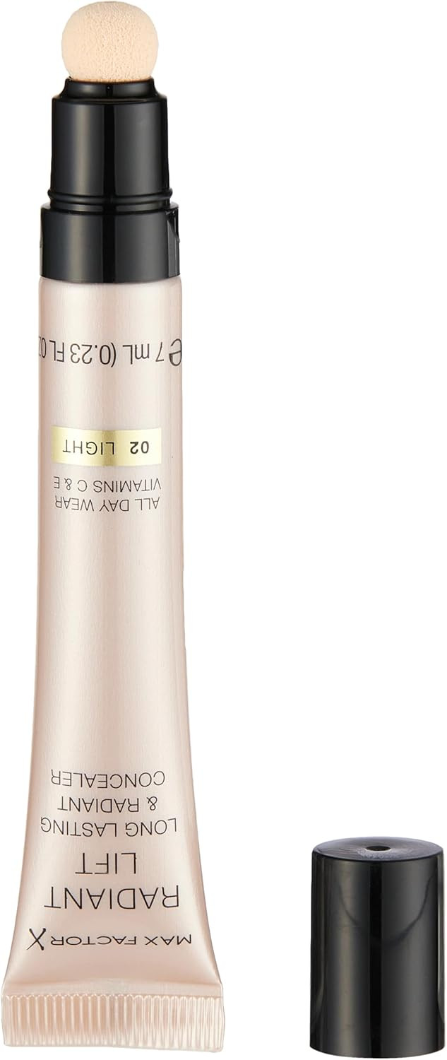 Max Factor Radiant Lift Hydrating and Brightening Concealer, Vitamins C and E, Fair, 7ml