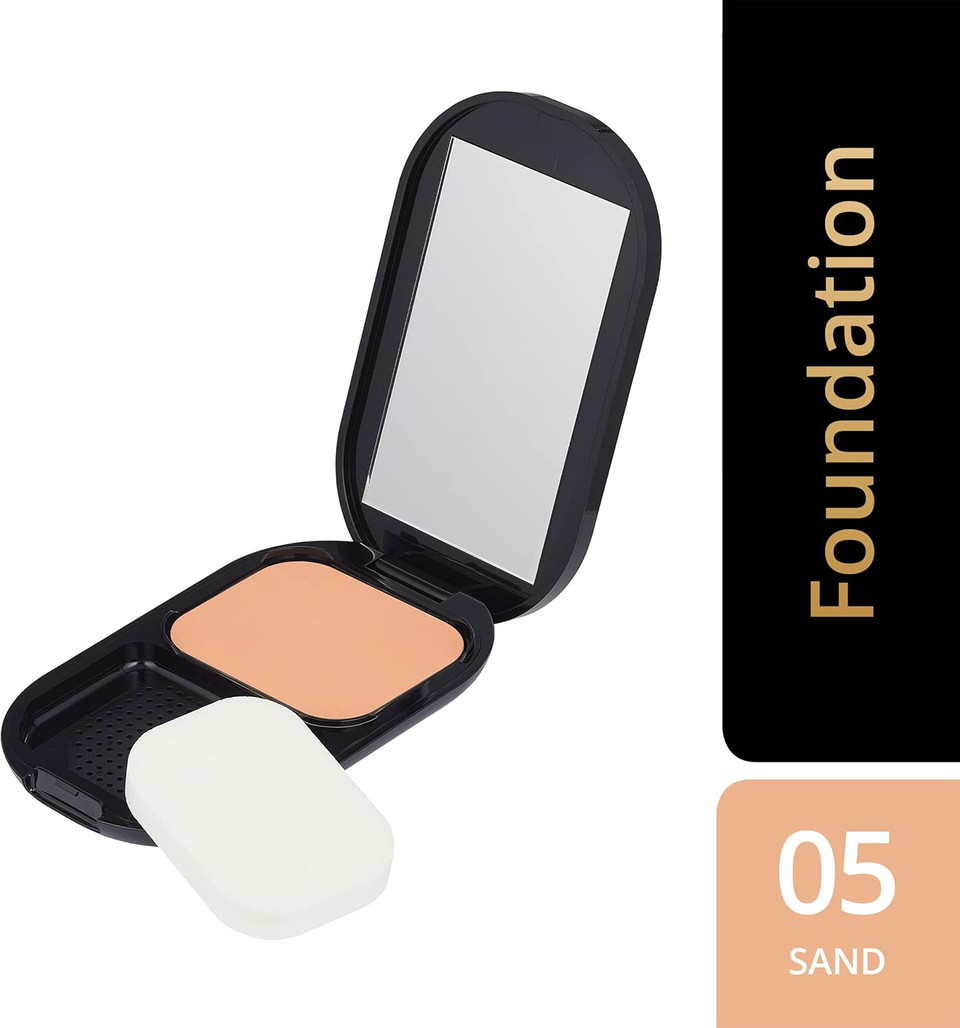 Max Factor Facefinity Refillable Compact Foundation, 040 Creamy Ivory, Full Coverage, Flawless Matte Finish, Lightweight and Breathable, Blends Seamlessly, All Day Wear, SPF 20, Refillable, 10g