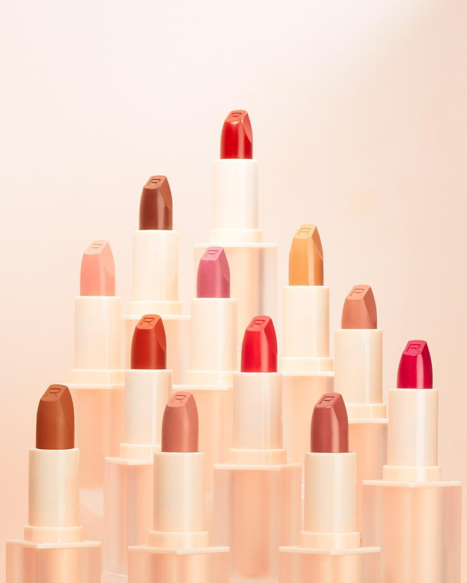 Makeup Revolution Lip Allure Soft Satin Lipstick, Satin-luxe Finish, All-Day Wear, Wifey Dusky Pink