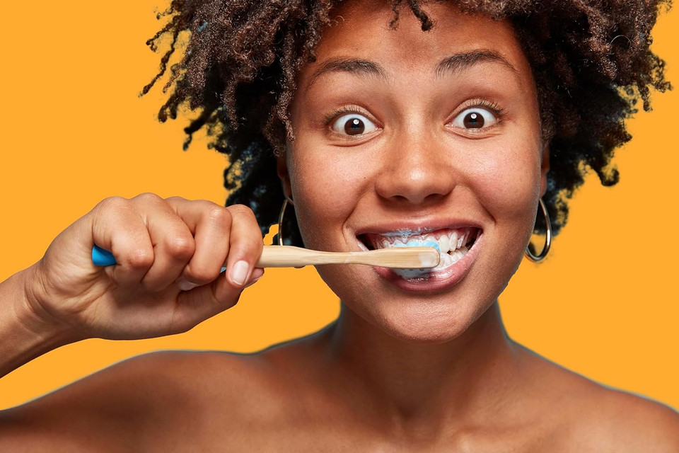 Kingfisher Natural Toothpaste Baking Soda Mint Fluoride-Free | Vegetarians and Vegan | Oral Health Foundation Approved | Gluten-Free and GM-Free | Ethical Consumer Best Buy | 1 x 100ml Tube