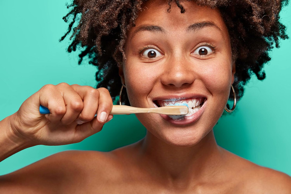 Kingfisher Natural Toothpaste Mint with Fluoride | Suitable for Vegetarians & Vegans | Oral Health Foundation Approved | Gluten-Free & GM-Free | Ethical Consumer Best Buy | 1 x 100ml Tube