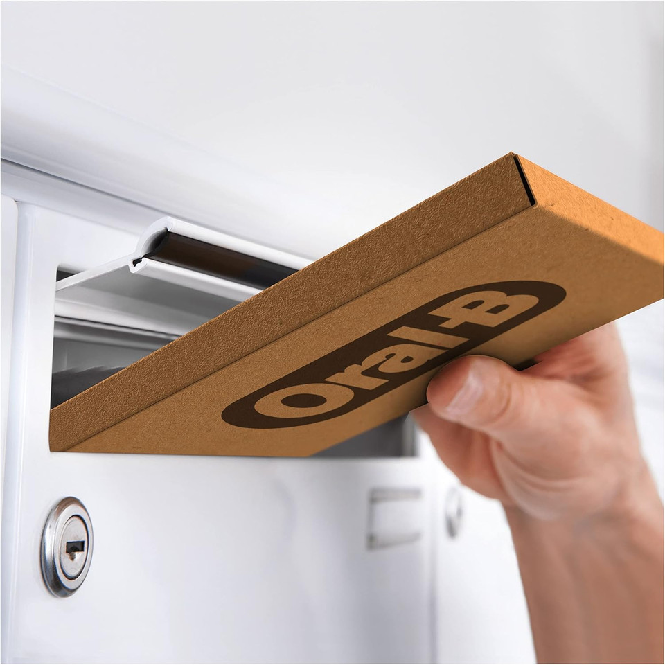 Oral-B CrossAction Black Edition Toothbrush Heads with CleanMaximiser Bristles for Superior Cleaning Pack of 10