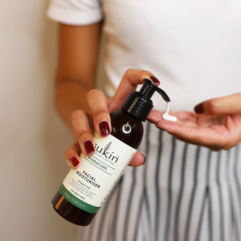 Sukin Signature Facial Moisturiser 125ml - with Vitamin E; Cruelty Free & Vegan Friendly - Nourishes, Softens & Protects the Skins Moisture Barrier. (Pack of 2)