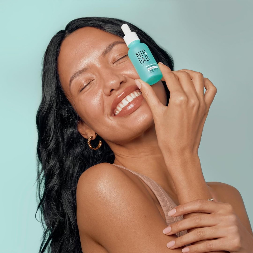 Nip + Fab Hyaluronic Acid Fix Extreme 4 2% Concentrate, Daily Concentrated Drops for Face, Quick Drying Serum for Hydration, Dewy, Visibly Plumped Skin