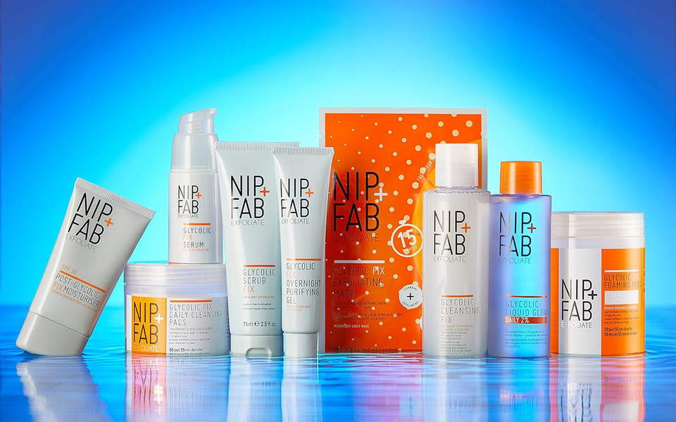 Nip + Fab Glycolic Acid Fix Serum for Face with Aloe Vera, AHA Anti-Aging for Fine Lines and Wrinkles, Refine Minimize Pores, Skin Toning, 30 ml