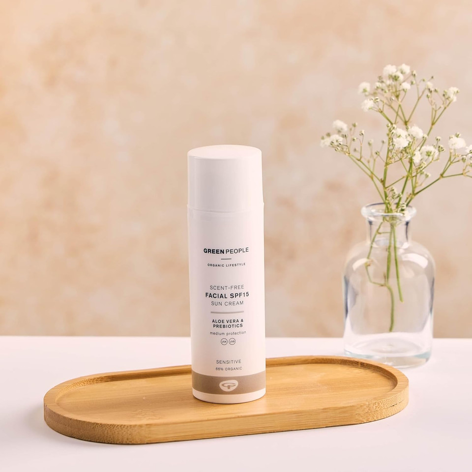 Green People Scent Free Facial SPF15 Sun Cream - Suitable for Combination & Sensitive Skin - Paraben Free Sunscreen - Organic, Cruelty Free & Vegan, 50ml