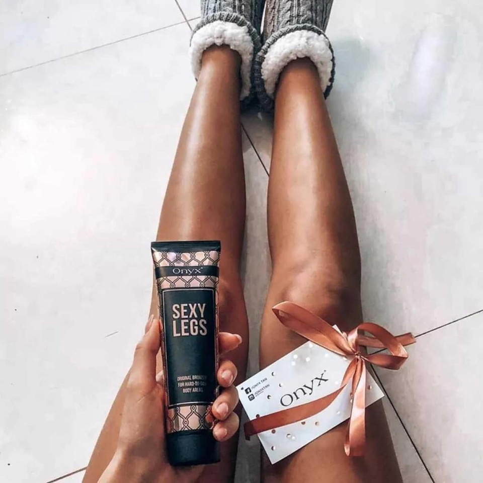 Onyx Sexy Legs Sunbed Cream with Bronzer | Ultra Dark Tan Accelerator for Legs | Streak-Free Tanning Lotion for Indoor & Outdoor Use | Perfectly Smooth, Even Results with Long-Lasting Hydration