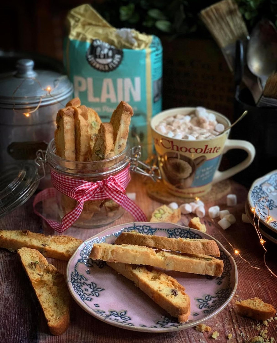 Matthews Cotswold Premium Plain Flour | Plain White All Purpose Flour | For Everyday Baking | Specialty | Artisanal | Milled In Britain (16kg Bag (Single Sack))