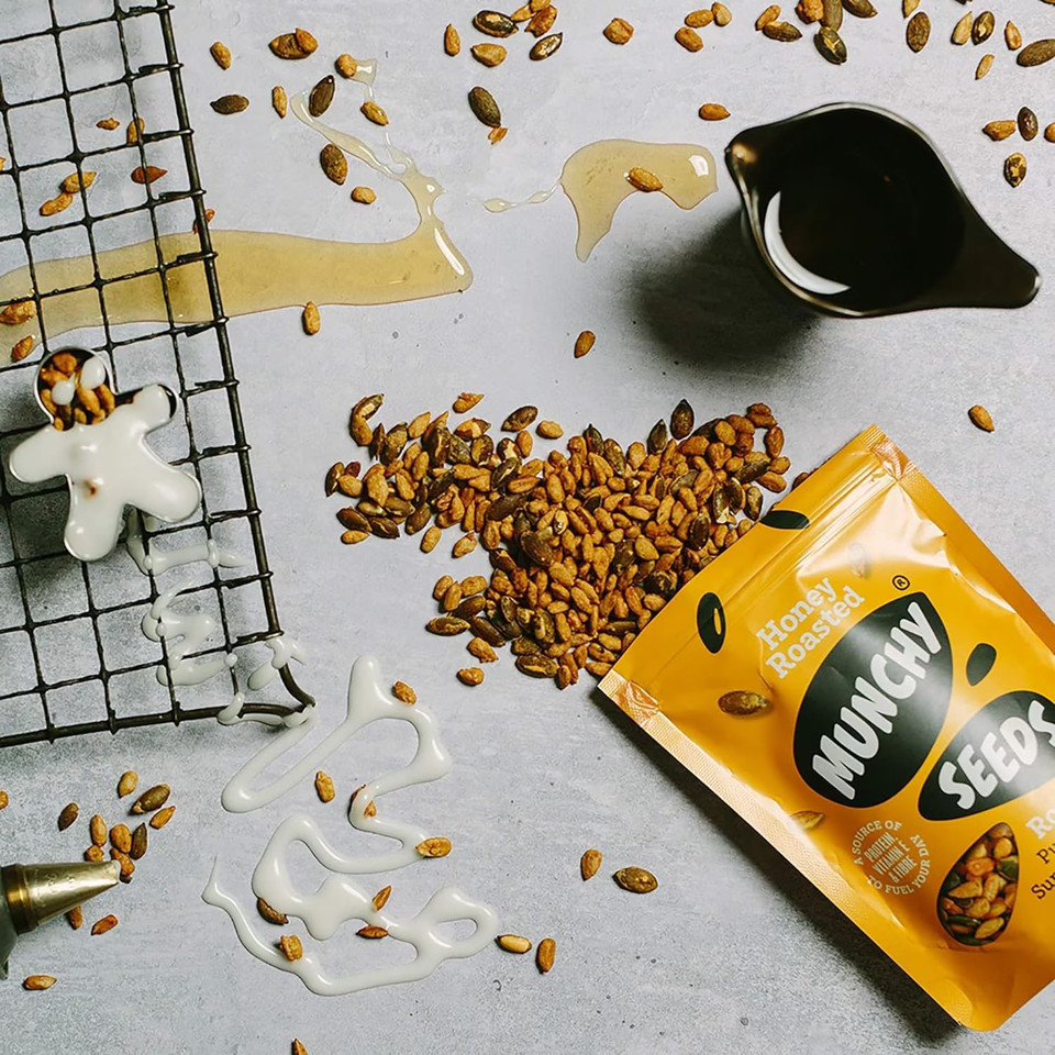 MUNCHY SEEDS Honey Roasted, Sweet Mix of Sunflower & Pumpkin Seed, Protein Snack, Source of Fibre & Vitamin E, Delicious Sweet Flavour, Gluten & Wheat-Free, Snacks for Kids & Adults - 125g MUNCHY SEEDS Honey Roasted, Sweet Mix of Sunflower & Pumpkin Seed, Protein Snack, Source of Fibre & Vitamin E, Delicious Sweet Flavour, Gluten & Wheat-Free, Snacks for Kids & Adults - 125g