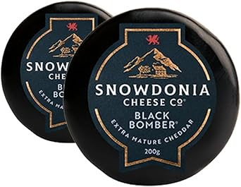 Snowdonia Black Bomber Extra Mature Cheddar Cheese Gift Hamper 2X 200g with Stockan's Thin Orkney Oatcakes Crackers