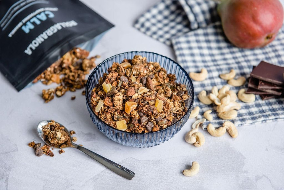 Rollagranola - Complete Vegan - Hazelnut Butter & Cranberry Granola 350g Pack. Gluten Free & Suitable For A Vegan Diet. Crunchy Adaptogenic Granola. Nutritiously Nootropic Naturally