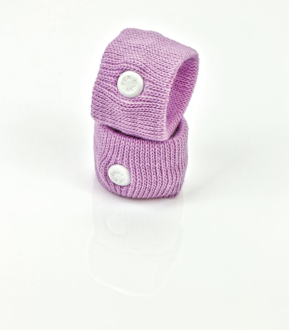 Sea-Band Mama! Motion Sickness, Nausea and Morning Sickness Relief, Ginger Lozenges and Acupressure Wristbands Bundle, (1 x Pack of 24 Ginger Lozenges and 1 x Pair of Adult Lilac)