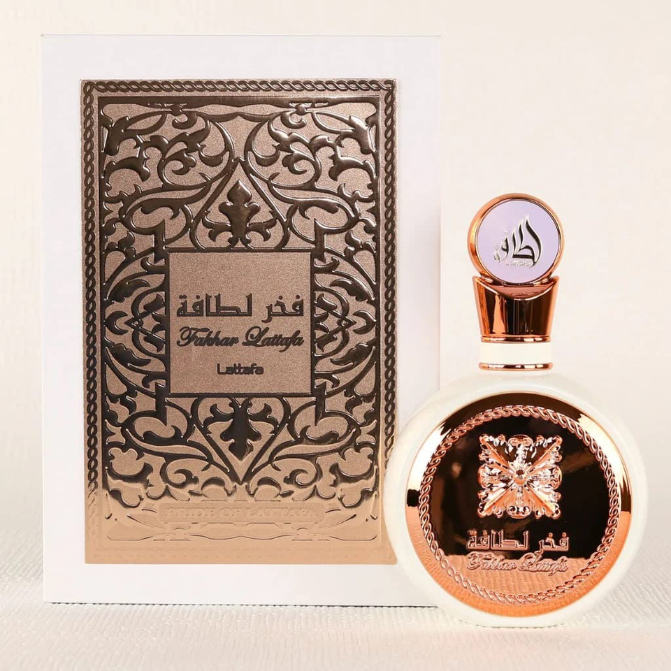 Lattafa Fakhar For Women 3 Piece Set (3.4 Oz Eau De Parfum Spray + 1.7 Oz Hair Mist + 6.7 Oz Deodorant Spray)