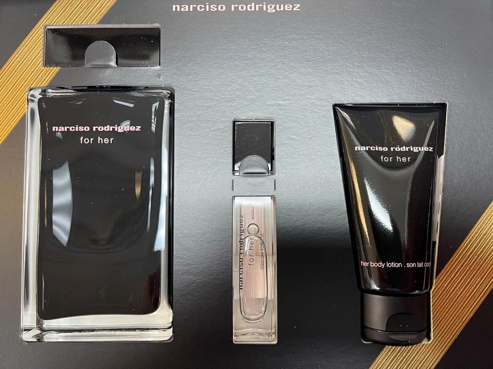 Narciso Rodriguez For Women 3 Piece Set (3.4 Eau De Toilette Spray + 1.6 Body Lotion + 0.33 Eau De Toilette Spray)