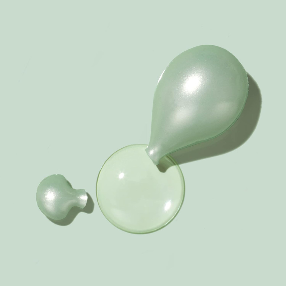 Eve Lom Cleansing Oil Capsules | Oil Based Facial Cleanser That Dissolves All Traces Of Impurities And Make-Up Including Waterproof. Hydrates The Skin For Up To 12 Hours After Use. Capsule Shell Is Fully Biodegradable